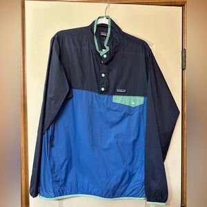 Patagonia men’s lightweight snap-t waterproof windbreaker jacket